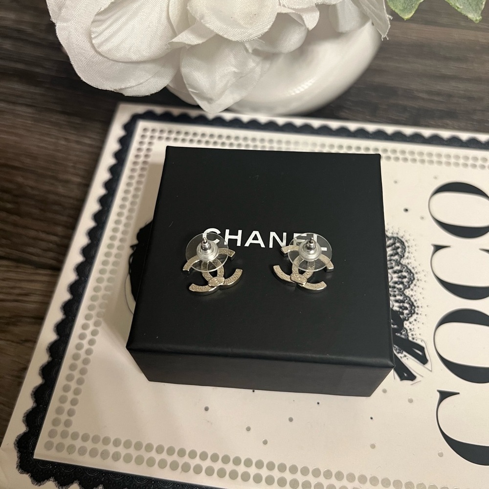 CHANEL Silver Crystal CC Stud Earrings - Picture 5 of 9